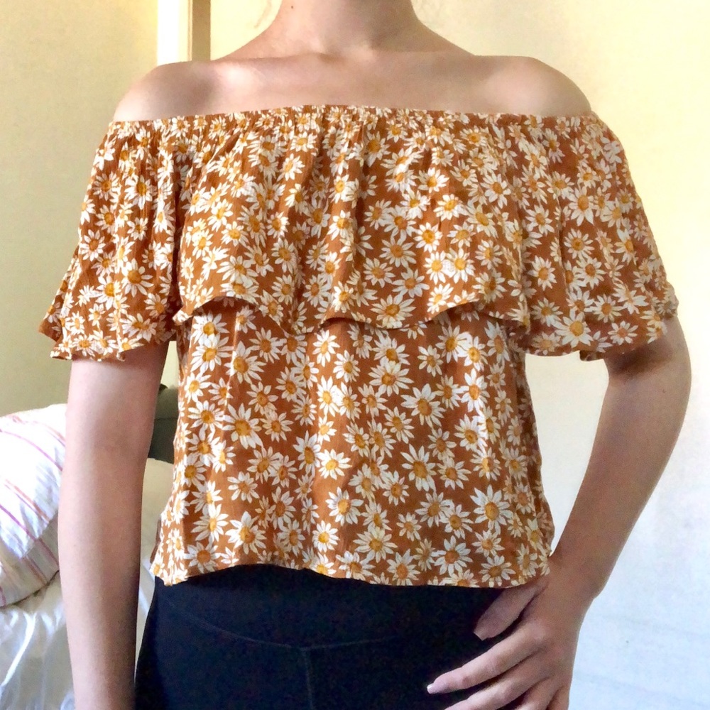 Off the Shoulder Floral Top 🍂✨